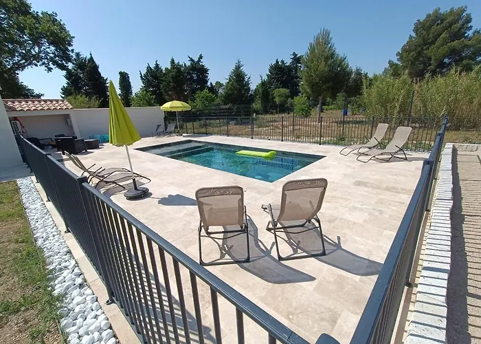 Maison Independante Avec Piscine, 10Min Avignon