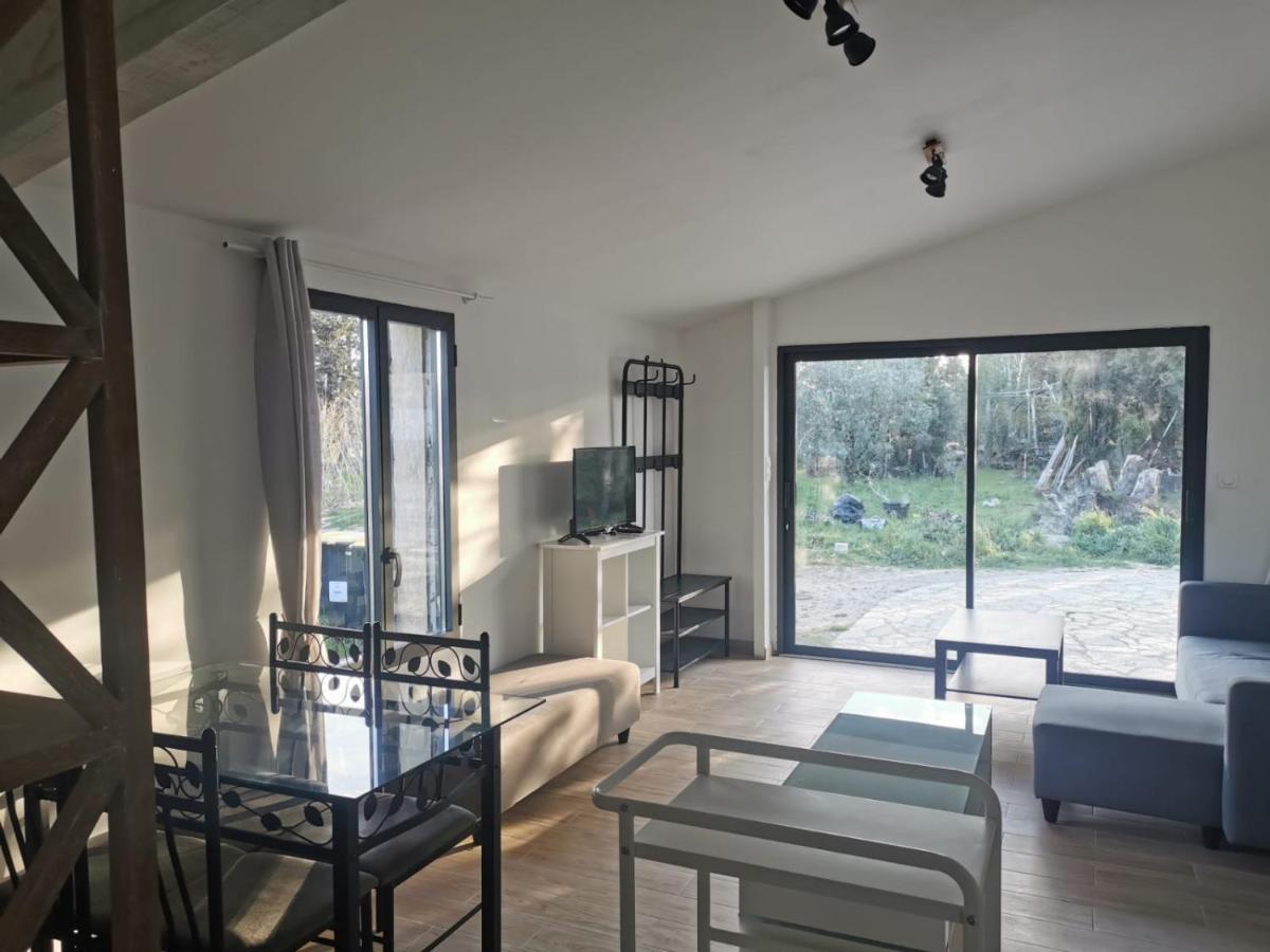 Maison Independante Avec Piscine, 10min Avignon *